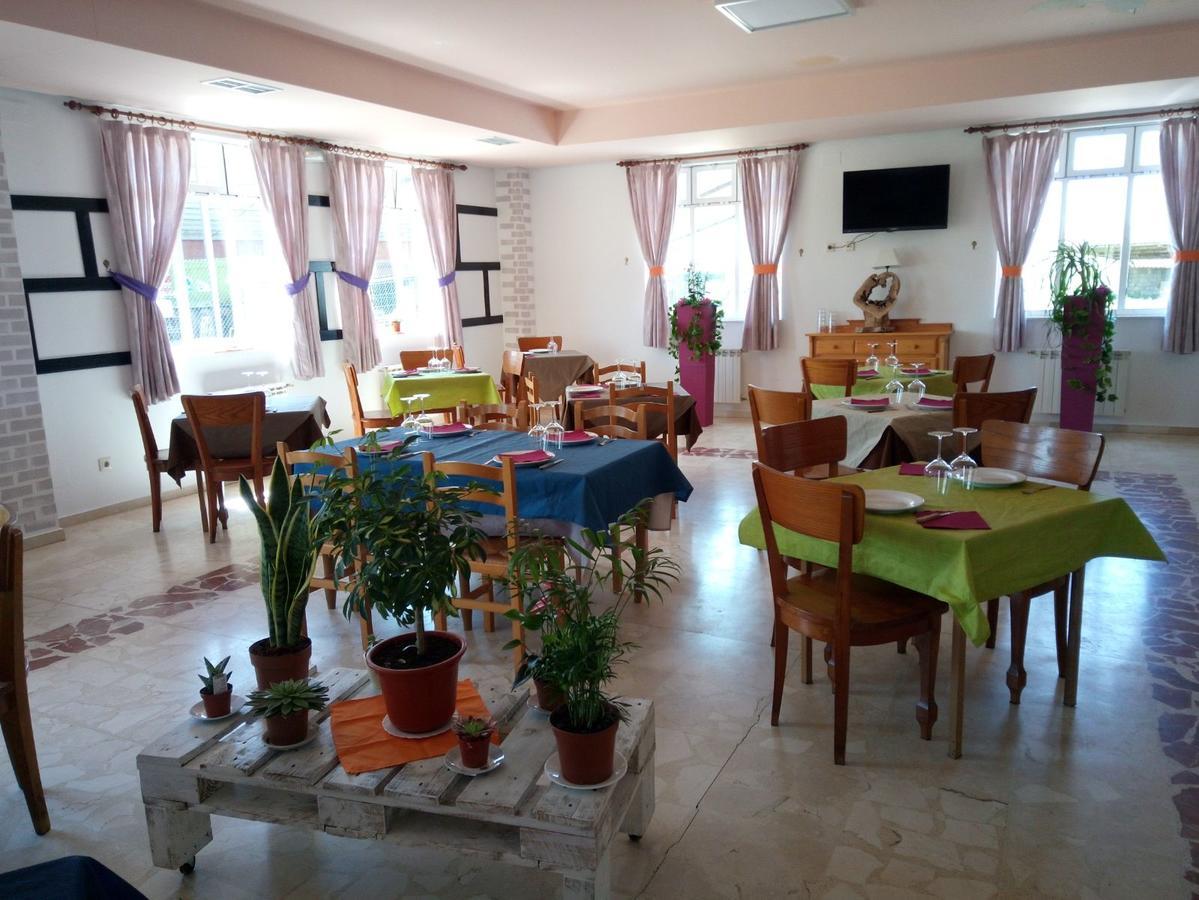 Hostal El Tropezon Matallana de Valmadrigal 외부 사진