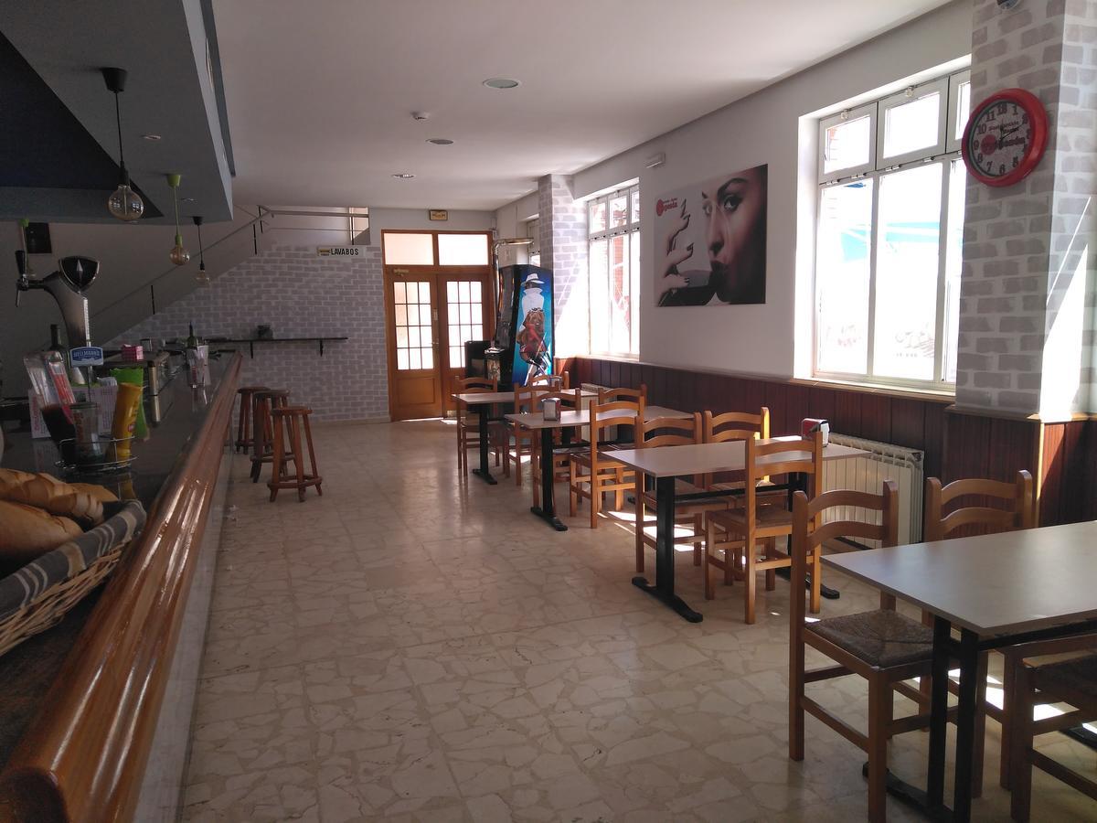 Hostal El Tropezon Matallana de Valmadrigal 외부 사진