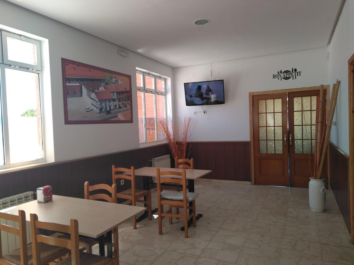 Hostal El Tropezon Matallana de Valmadrigal 외부 사진